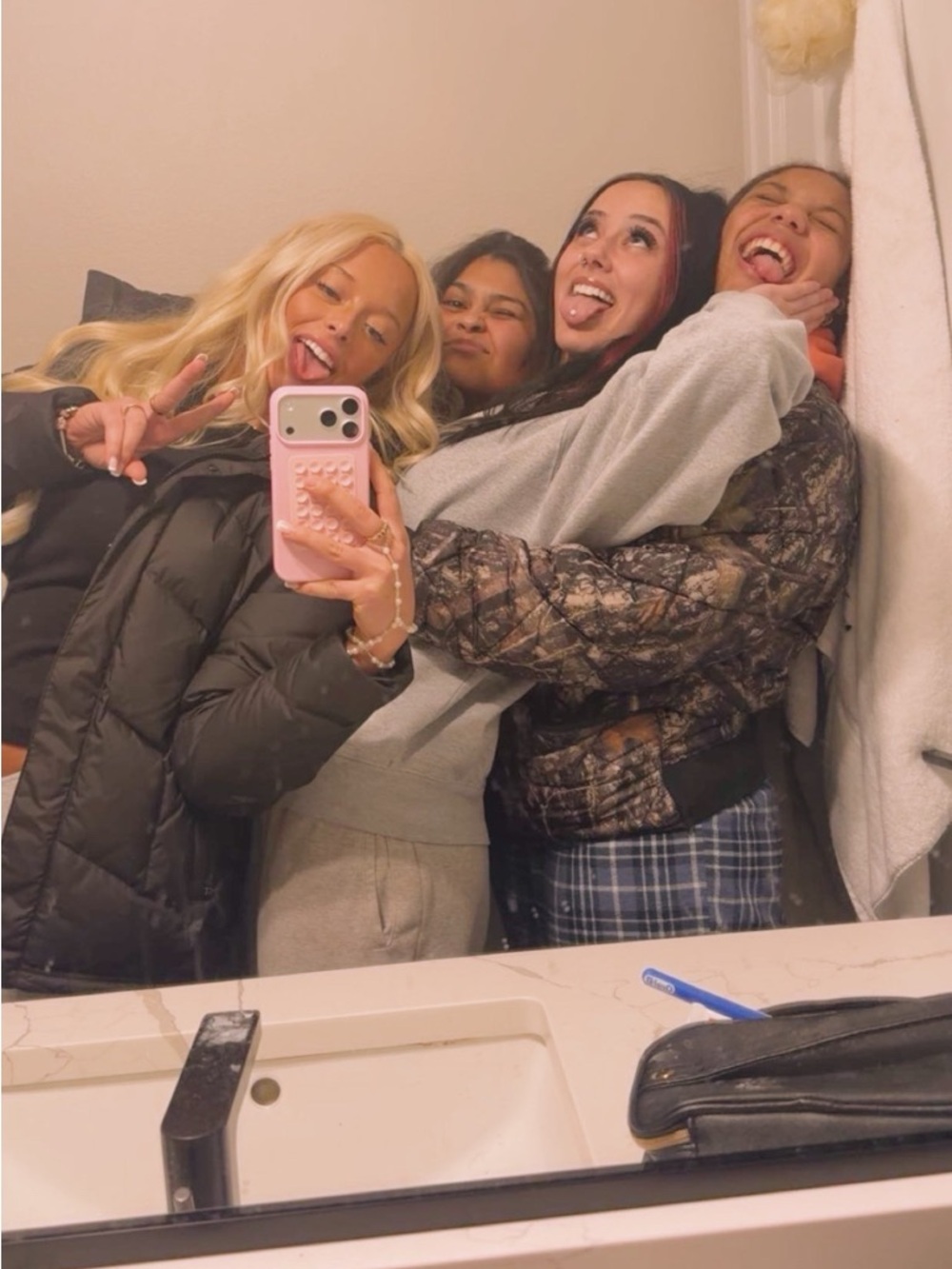 Meet your Posher, Caitlyn!